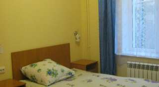 Гостиница Uchkuevka Севастополь Бюджетный двухместный номер с 2 отдельными кроватями-1